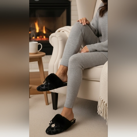 Coach Carra Signature C Size 7 Faux Fur Trim Slide Slippers Legacy Stripe - Picture 4 of 8